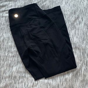 Lulu lemon leggings size 6 with pockets